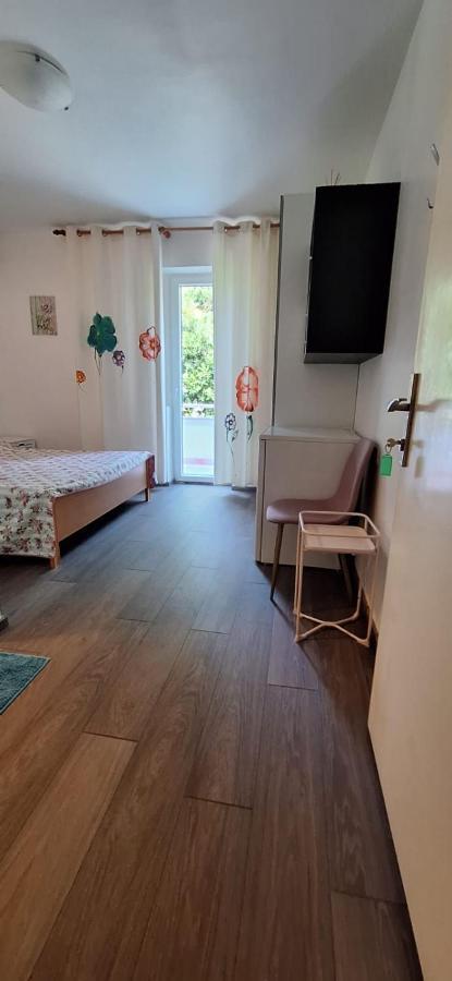 Apartments Villa Milenka Novalja Buitenkant foto