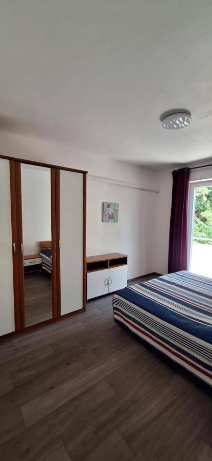 Apartments Villa Milenka Novalja Buitenkant foto