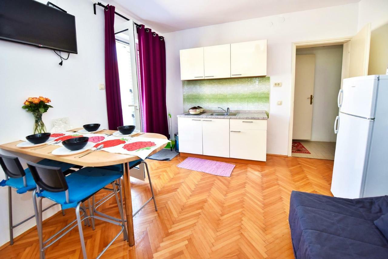 Apartments Villa Milenka Novalja Buitenkant foto