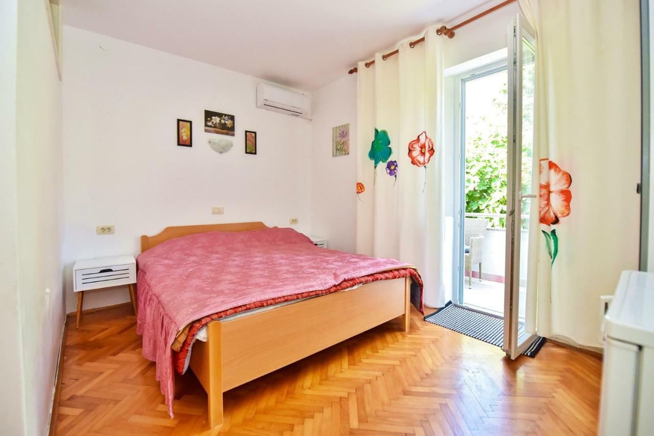 Apartments Villa Milenka Novalja Buitenkant foto