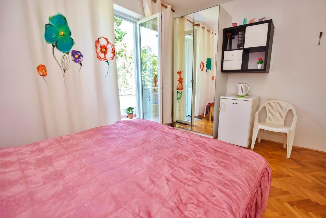 Apartments Villa Milenka Novalja Buitenkant foto